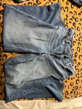 American Eagle Outfitters tapered ankle jeans size 4 Long